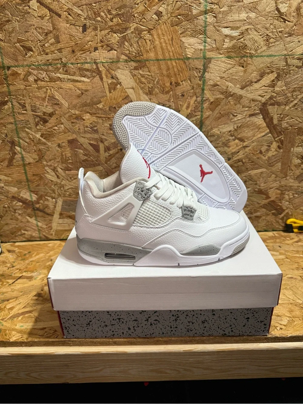 Air Jordan 4 Retro ‘White Oreo’